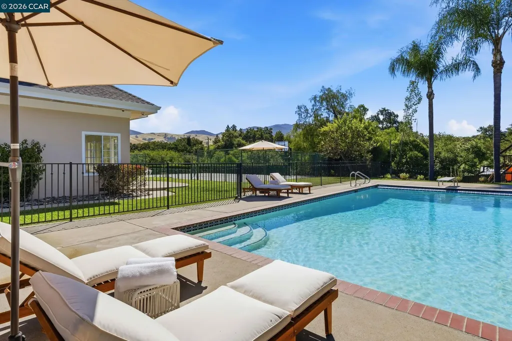 295 Pine Creek Road Walnut Creek CA 94598