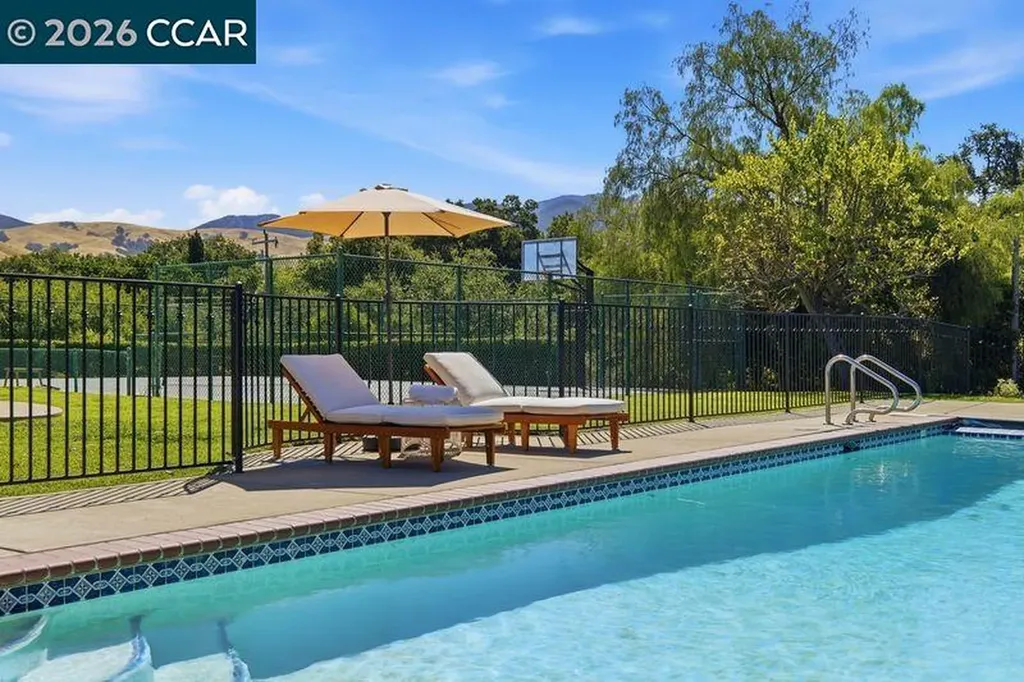 295 Pine Creek Road Walnut Creek CA 94598