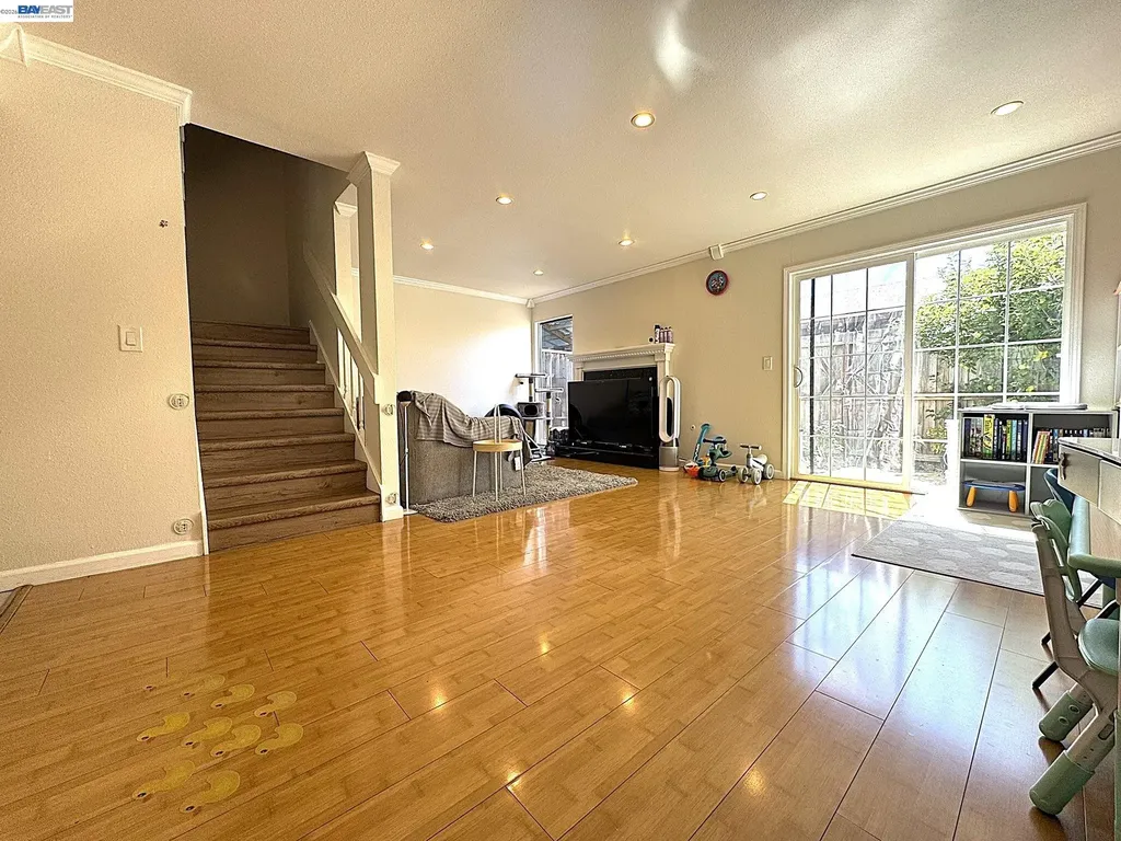 19901 Forest Avenue Castro Valley CA 94546