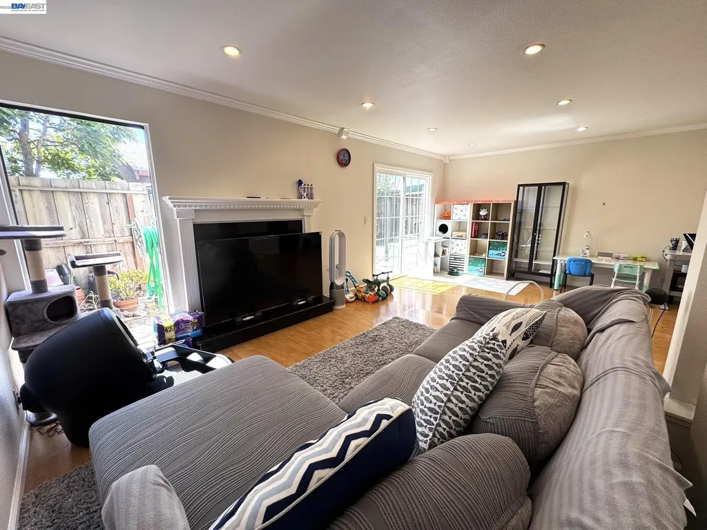 19901 Forest Avenue Castro Valley CA 94546
