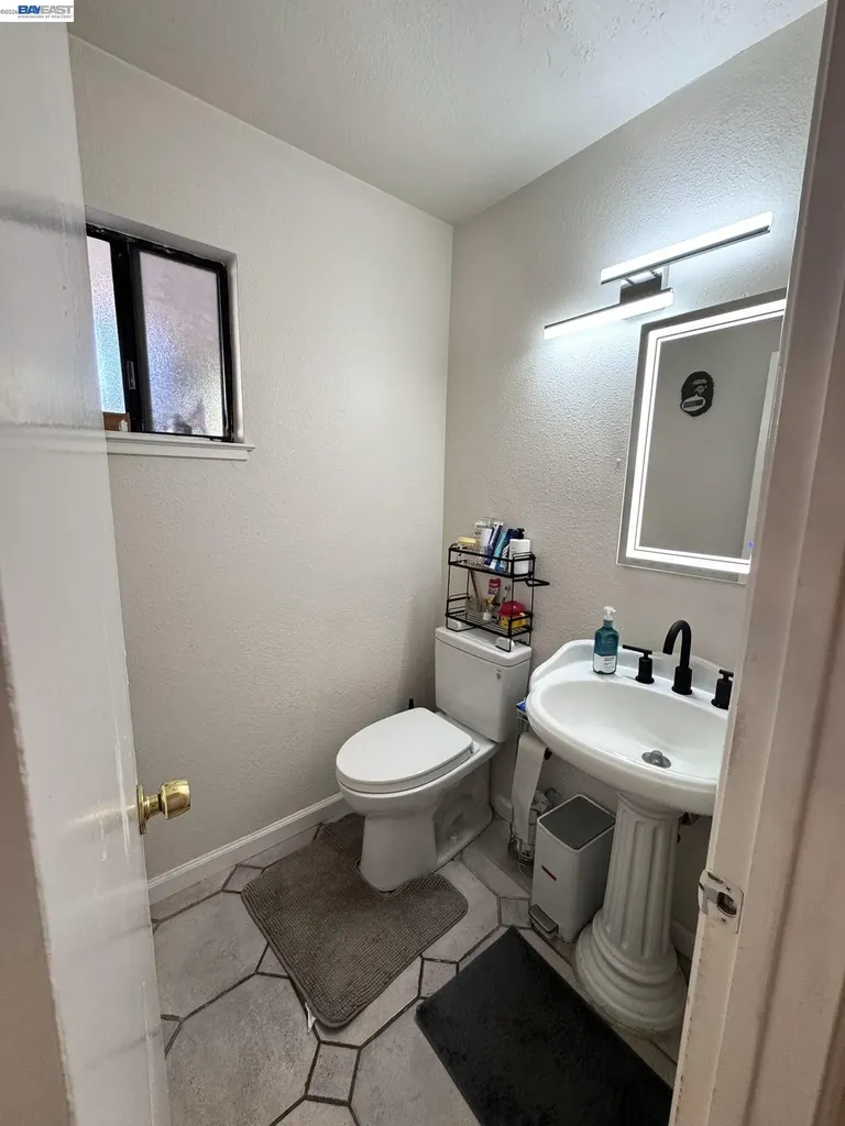 19901 Forest Avenue Castro Valley CA 94546