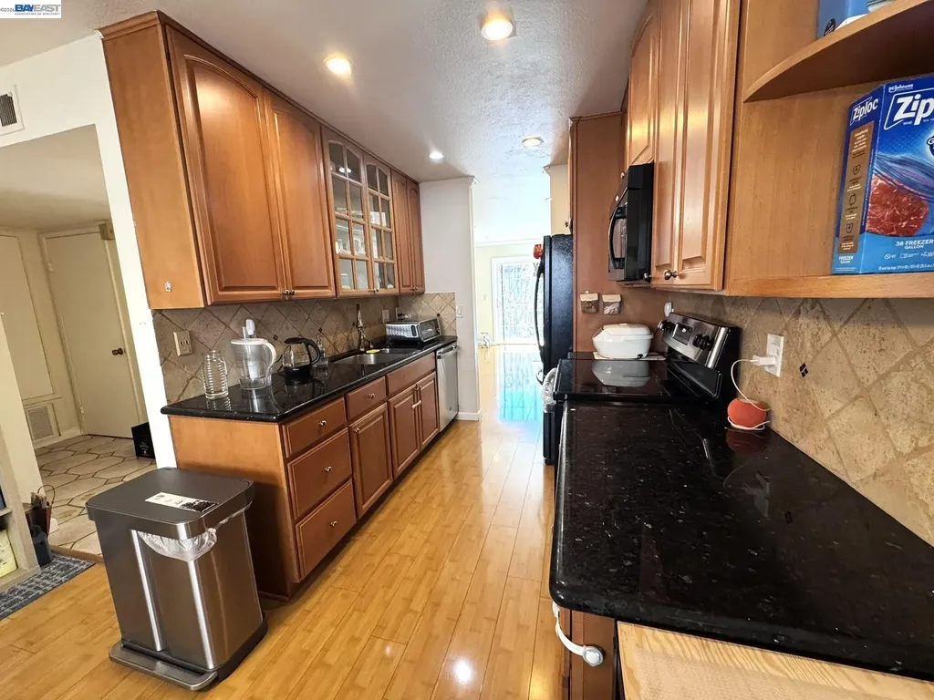 19901 Forest Avenue Castro Valley CA 94546