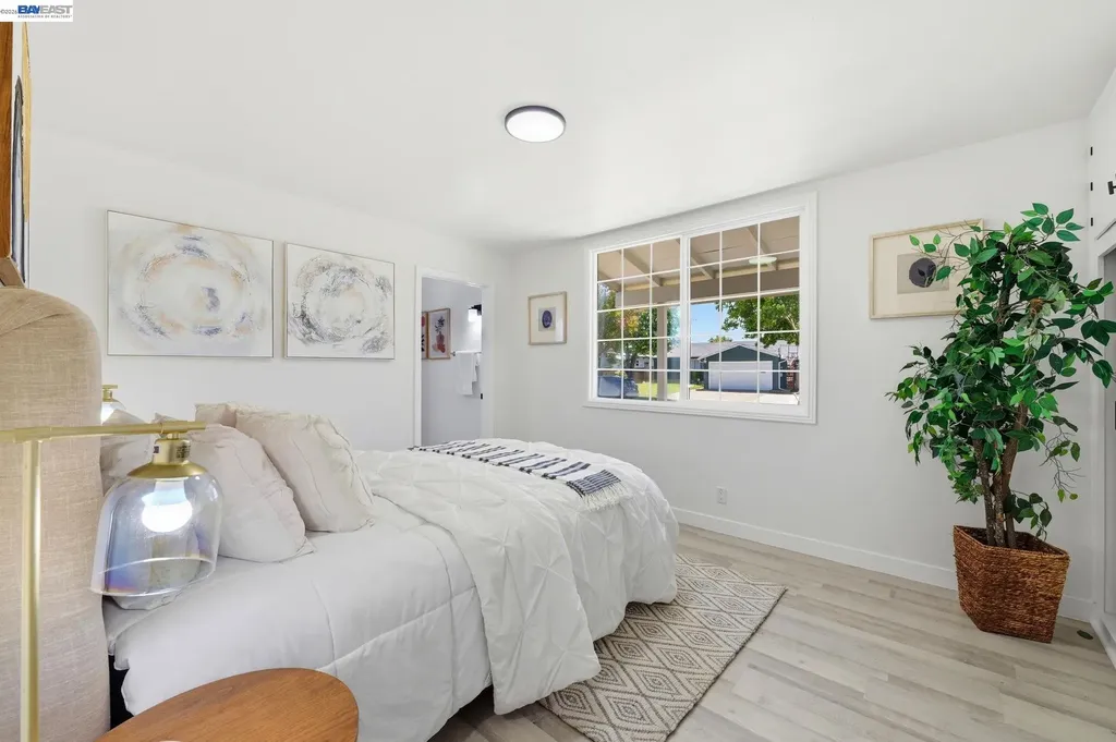 31070 Meadowbrook Avenue Hayward CA 94544
