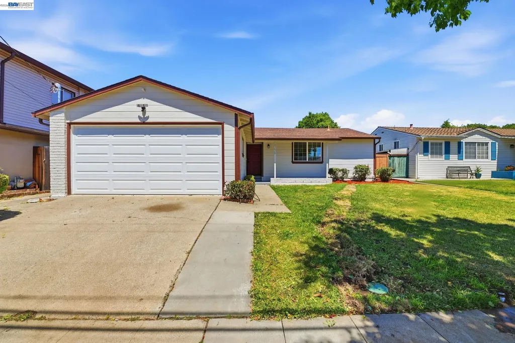 31070 Meadowbrook Avenue Hayward CA 94544