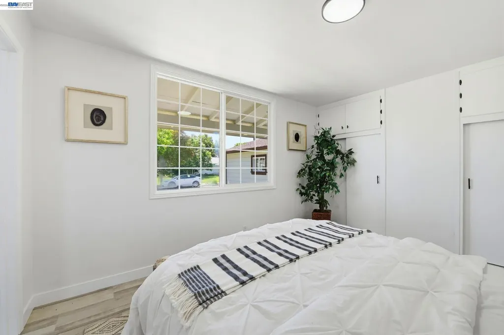 31070 Meadowbrook Avenue Hayward CA 94544