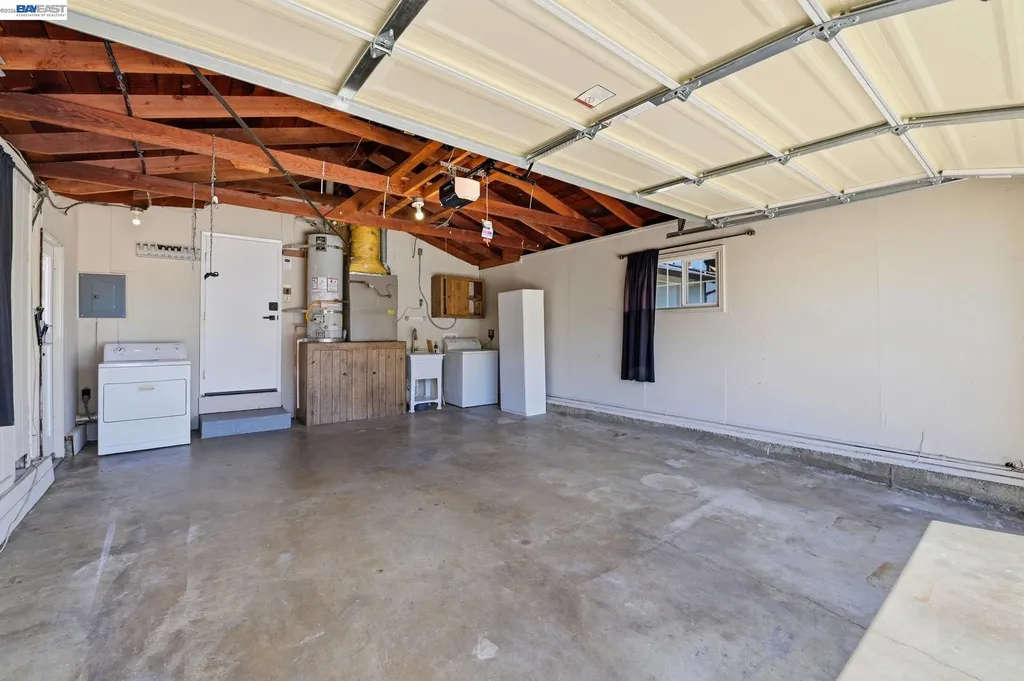 31070 Meadowbrook Avenue Hayward CA 94544