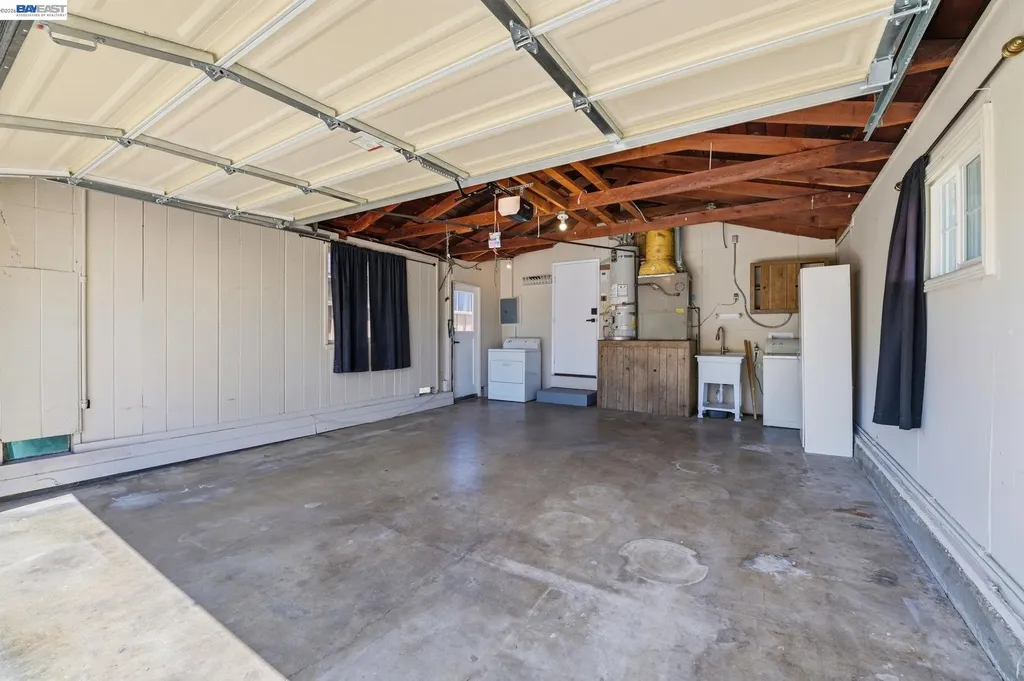 31070 Meadowbrook Avenue Hayward CA 94544