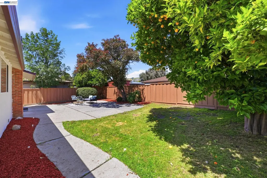 31070 Meadowbrook Avenue Hayward CA 94544