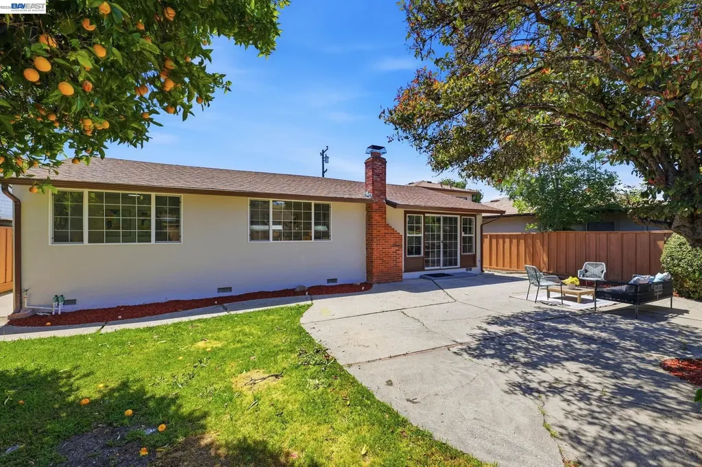 31070 Meadowbrook Avenue Hayward CA 94544