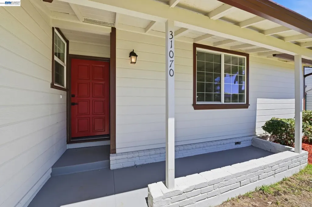 31070 Meadowbrook Avenue Hayward CA 94544