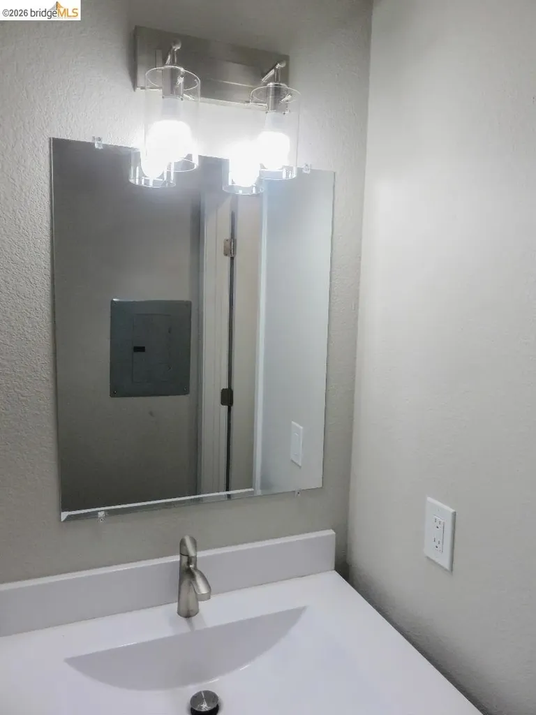 325 Valle Vista Avenue Hayward CA 94544