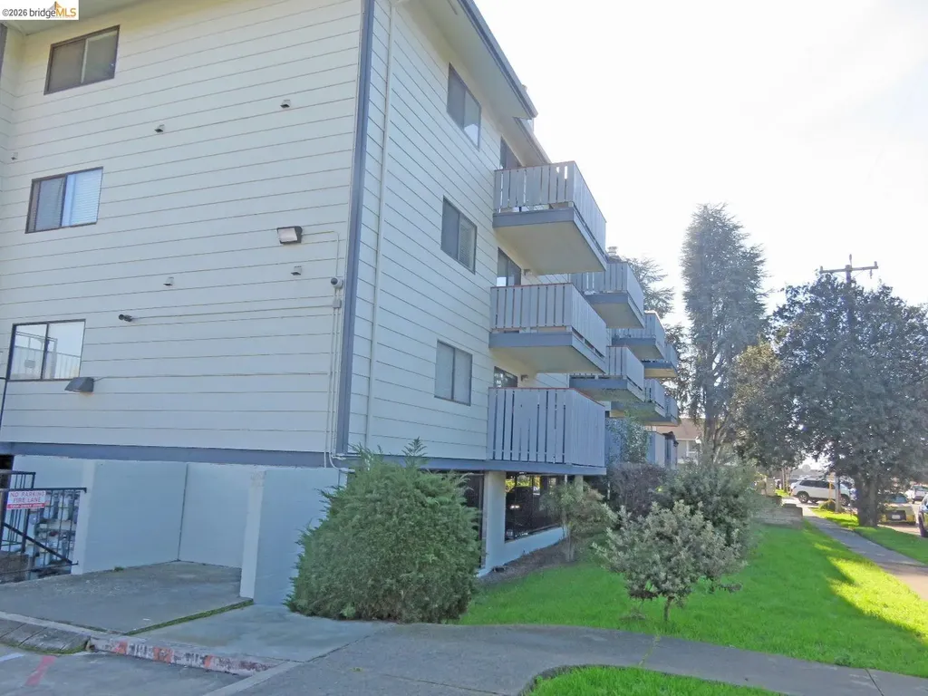 325 Valle Vista Avenue Hayward CA 94544