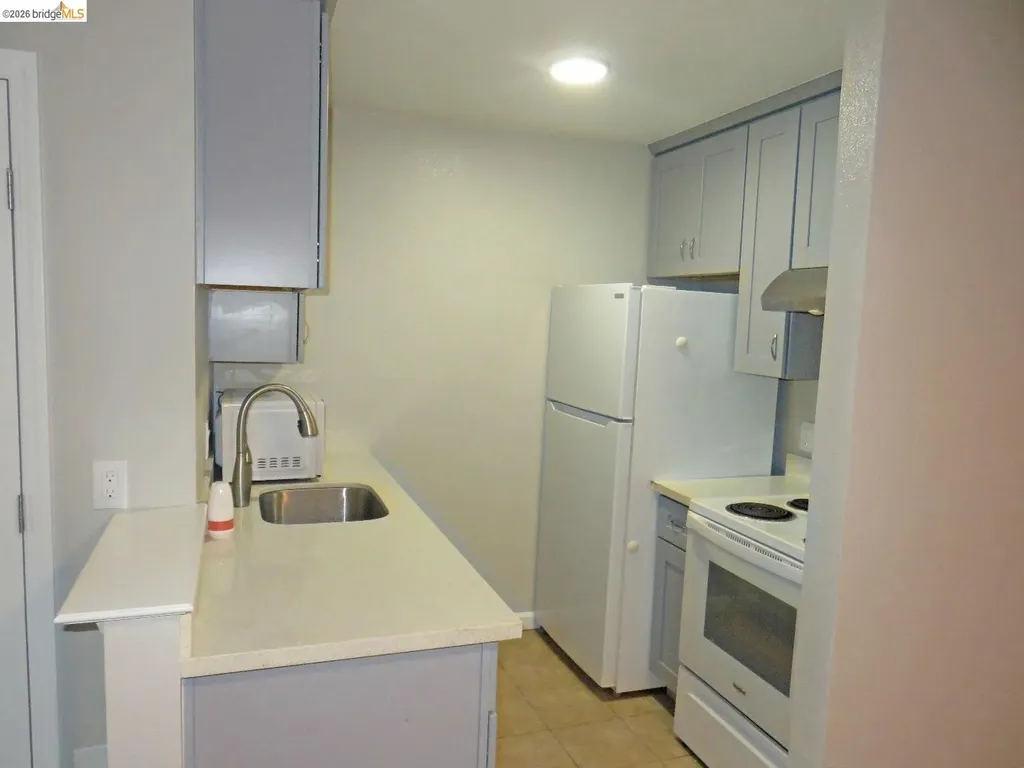 325 Valle Vista Avenue Hayward CA 94544