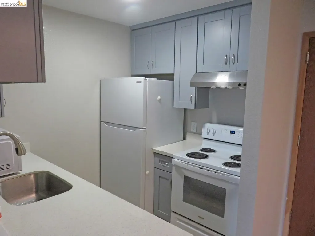 325 Valle Vista Avenue Hayward CA 94544
