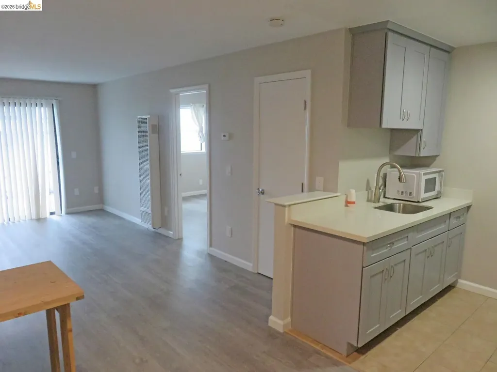 325 Valle Vista Avenue Hayward CA 94544