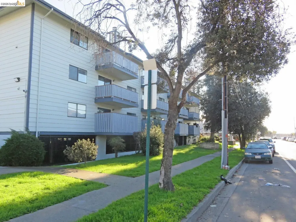 325 Valle Vista Avenue Hayward CA 94544