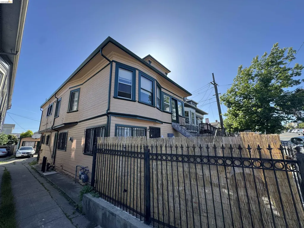 2251 Foothill Boulevard Oakland CA 94606