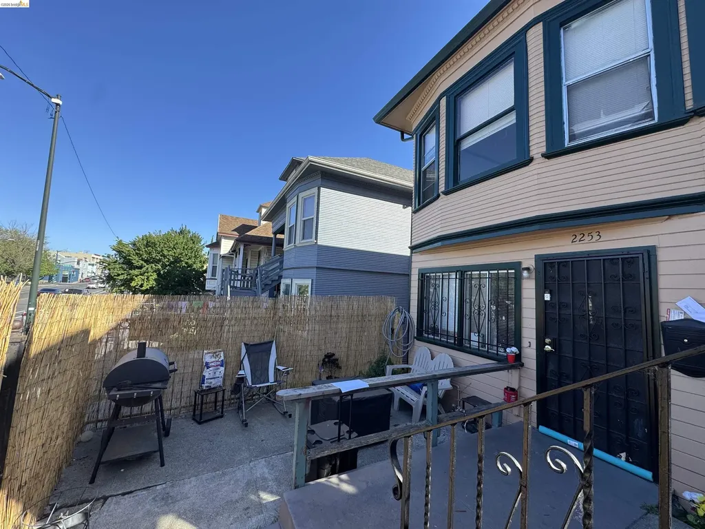 2251 Foothill Boulevard Oakland CA 94606