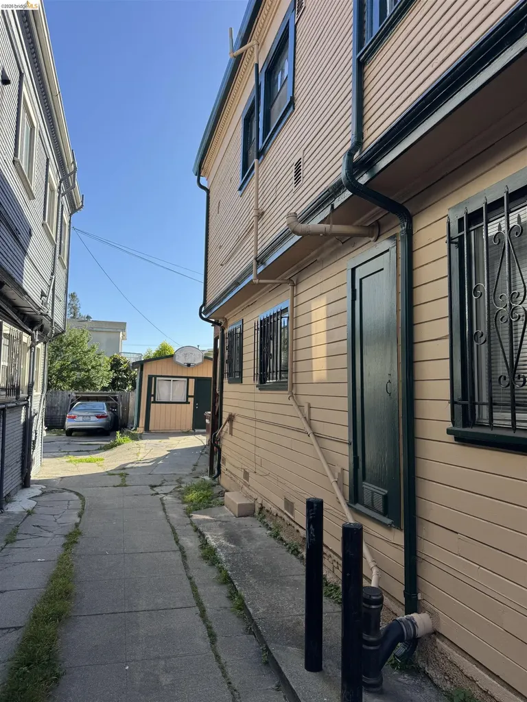 2251 Foothill Boulevard Oakland CA 94606