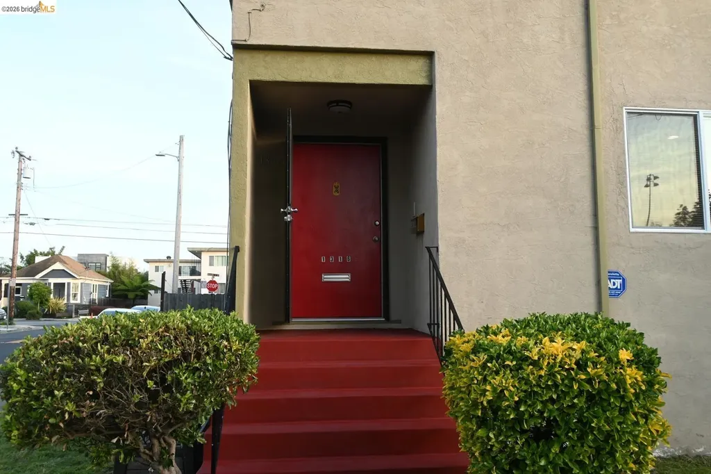1316 Russell Street Berkeley CA 94702