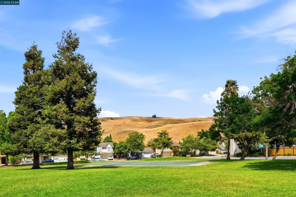 366 Sunnyslope Drive Fremont CA 94536