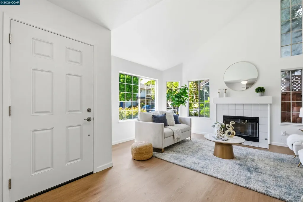 366 Sunnyslope Drive Fremont CA 94536