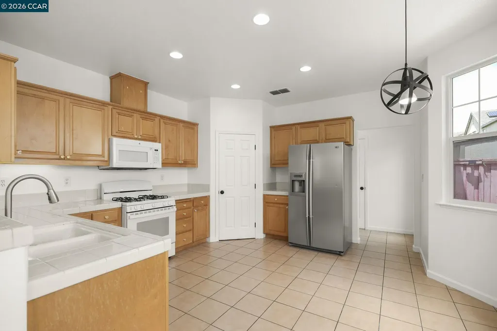648 Rockspray Circle Pittsburg CA 94565
