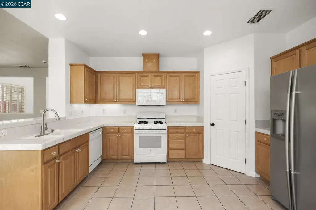 648 Rockspray Circle Pittsburg CA 94565