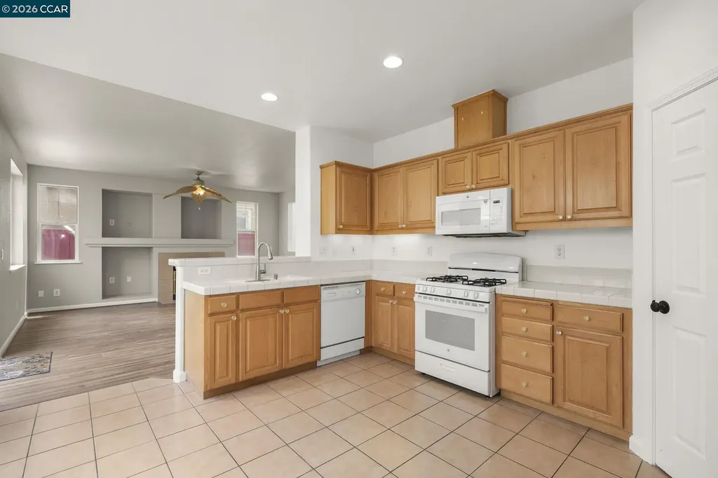 648 Rockspray Circle Pittsburg CA 94565