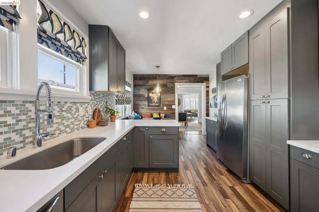 5208 Trask Street Oakland CA 94601