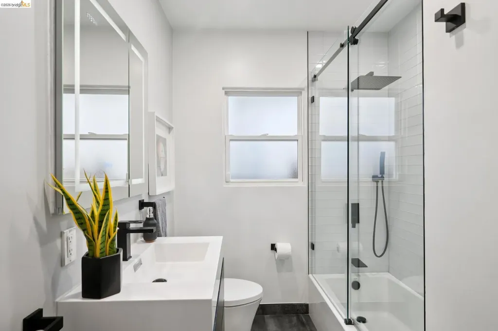 5208 Trask Street Oakland CA 94601