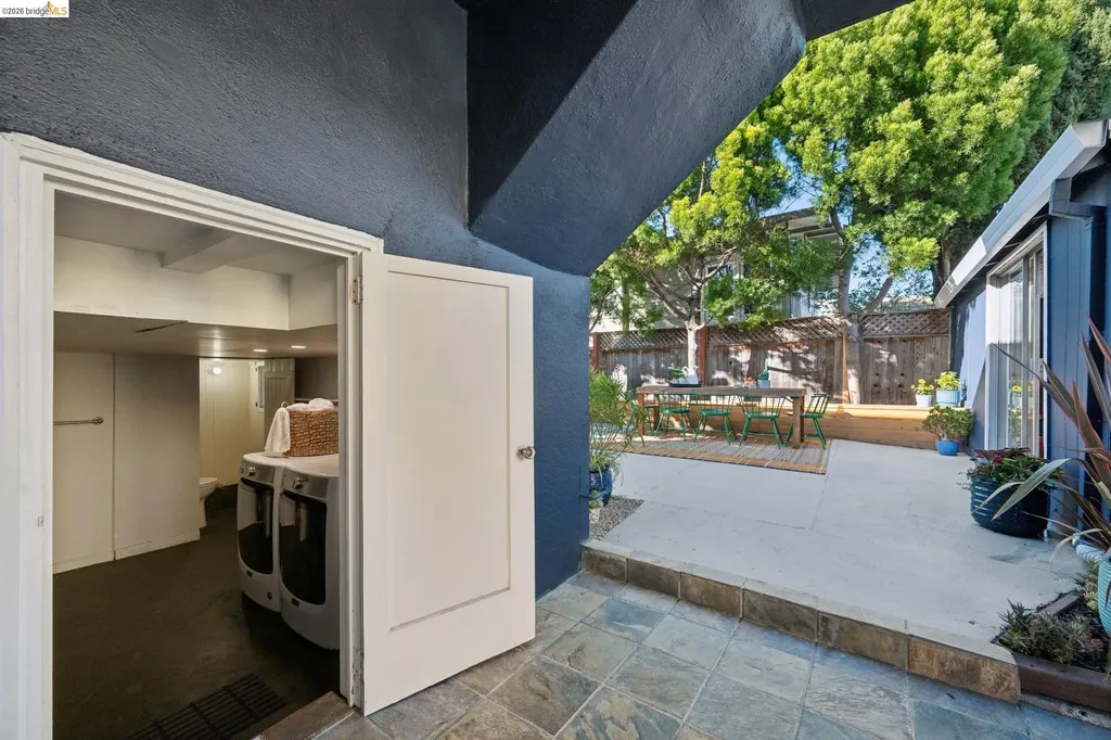 5208 Trask Street Oakland CA 94601