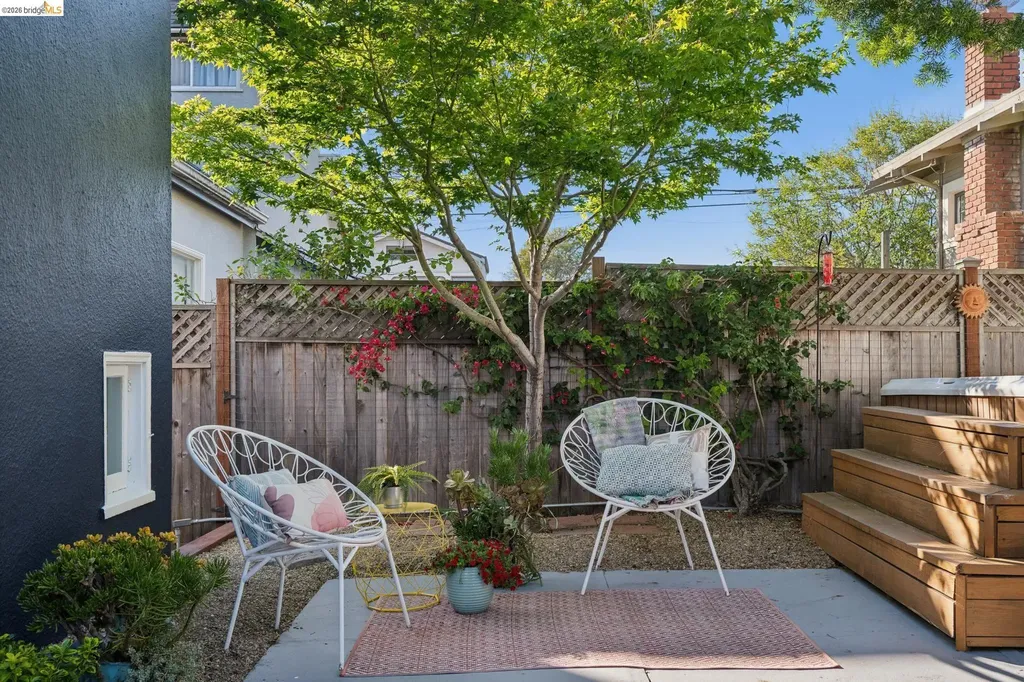 5208 Trask Street Oakland CA 94601