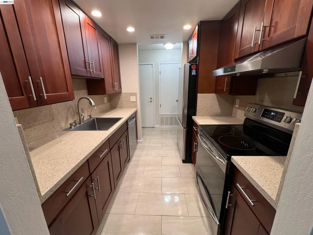 4176 San Pablo Dam Road El Sobrante CA 94803