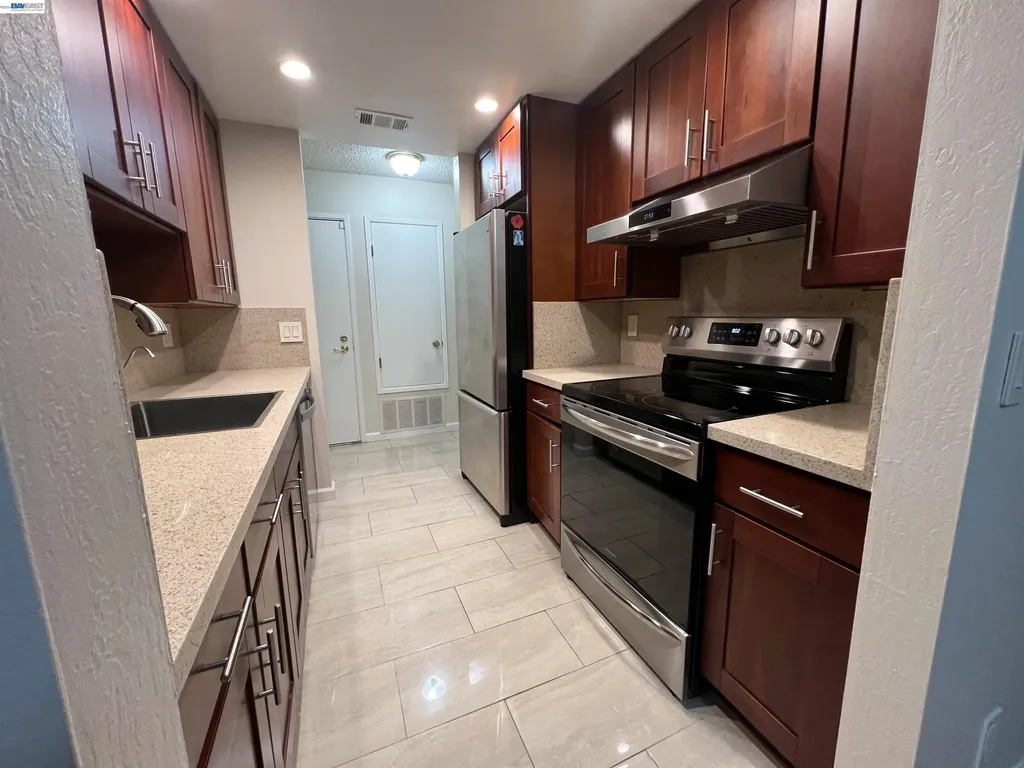 4176 San Pablo Dam Road El Sobrante CA 94803