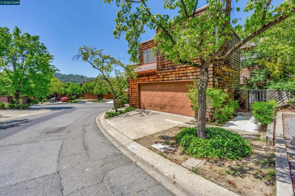 1956 Fair Ridge Court Walnut Creek CA 94597
