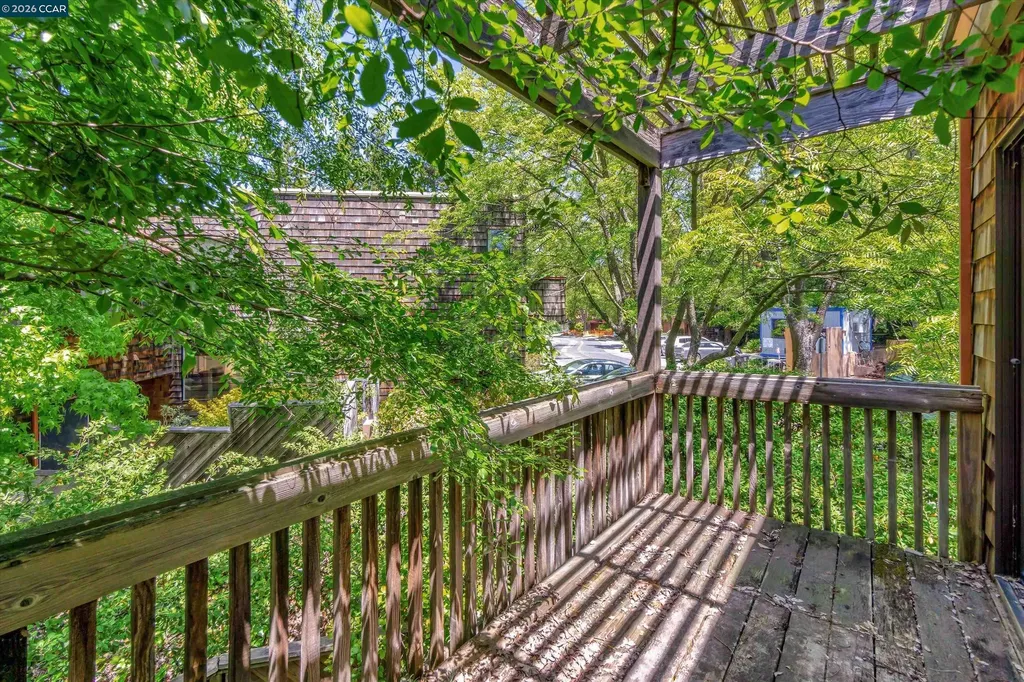 1956 Fair Ridge Court Walnut Creek CA 94597