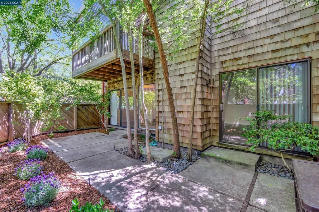 1956 Fair Ridge Court Walnut Creek CA 94597