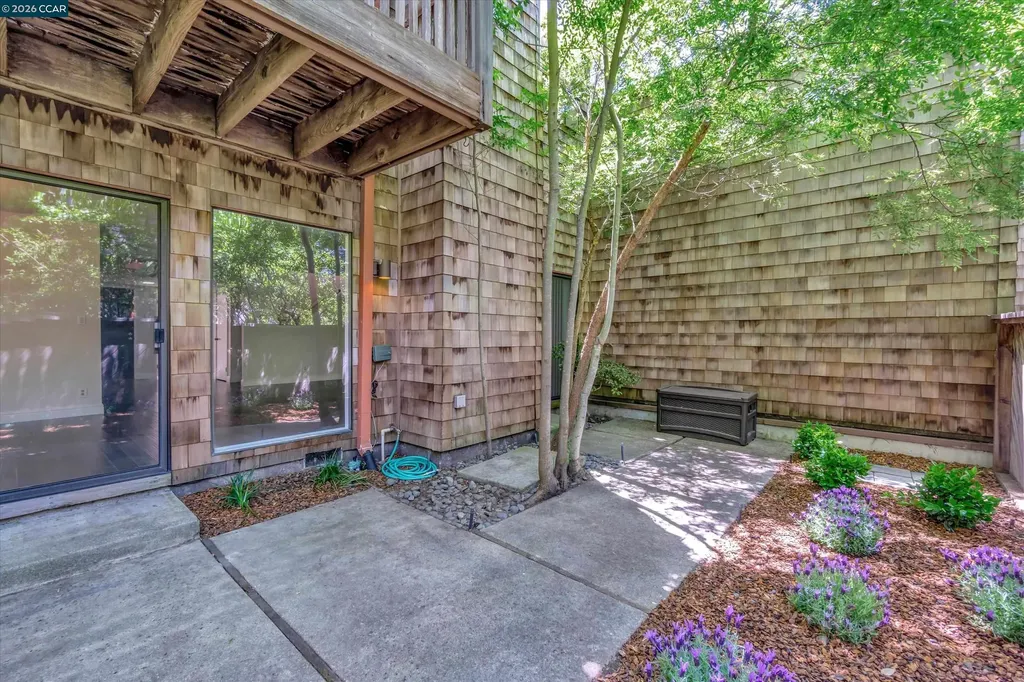 1956 Fair Ridge Court Walnut Creek CA 94597