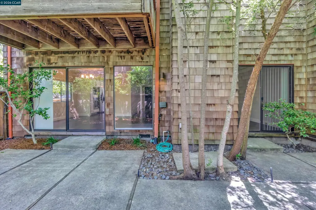1956 Fair Ridge Court Walnut Creek CA 94597