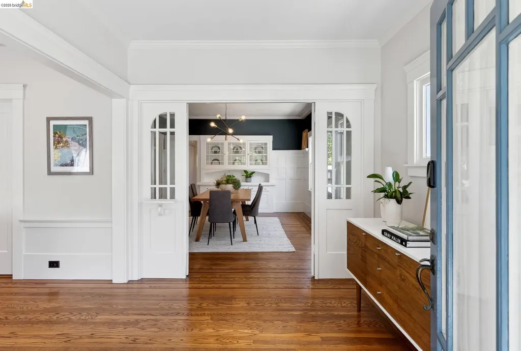 5501 Thomas Avenue Oakland CA 94618