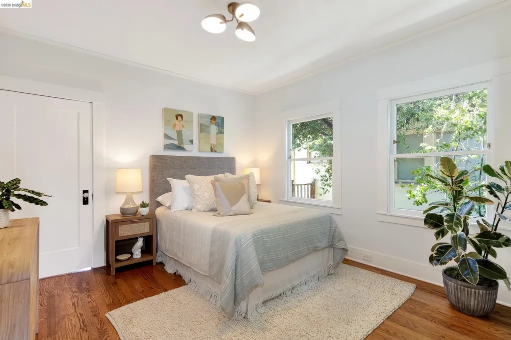 5501 Thomas Avenue Oakland CA 94618