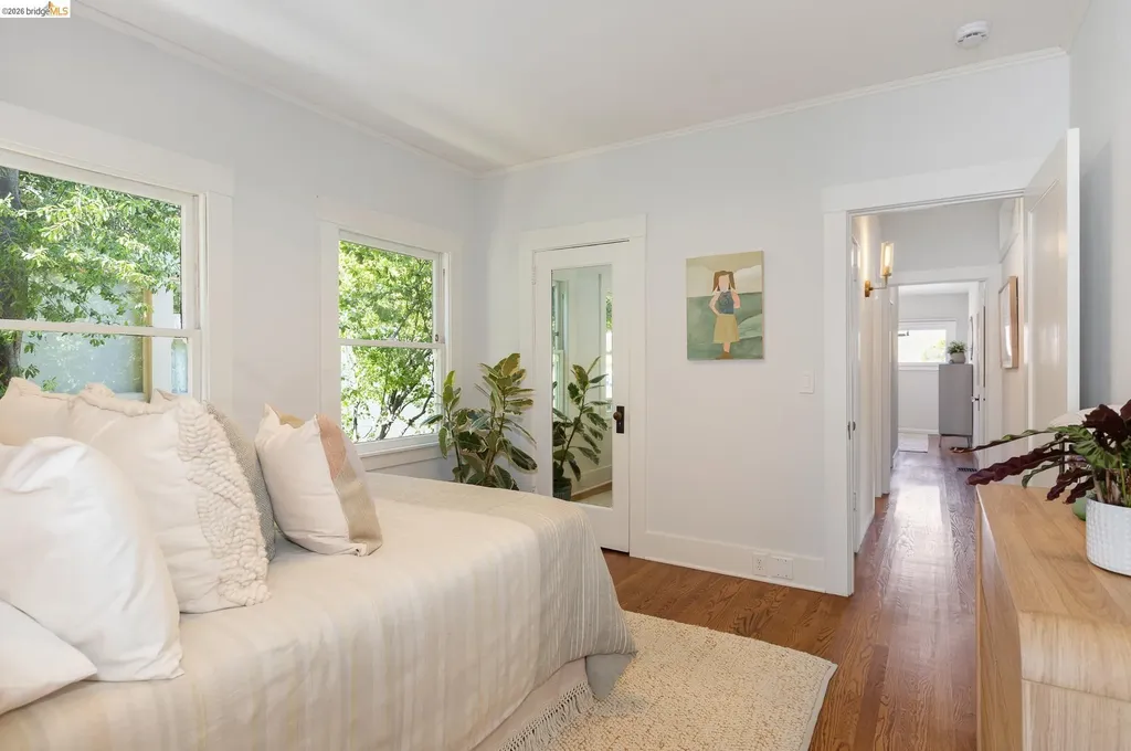 5501 Thomas Avenue Oakland CA 94618