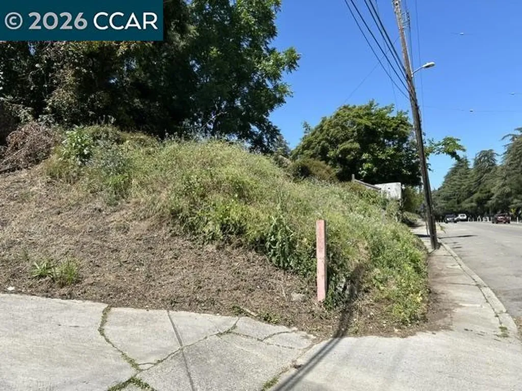 5229 Macarthur Boulevard Oakland CA 94619