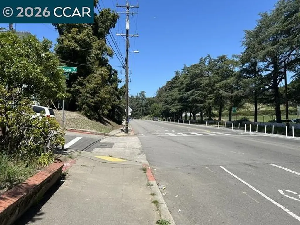 5229 Macarthur Boulevard Oakland CA 94619