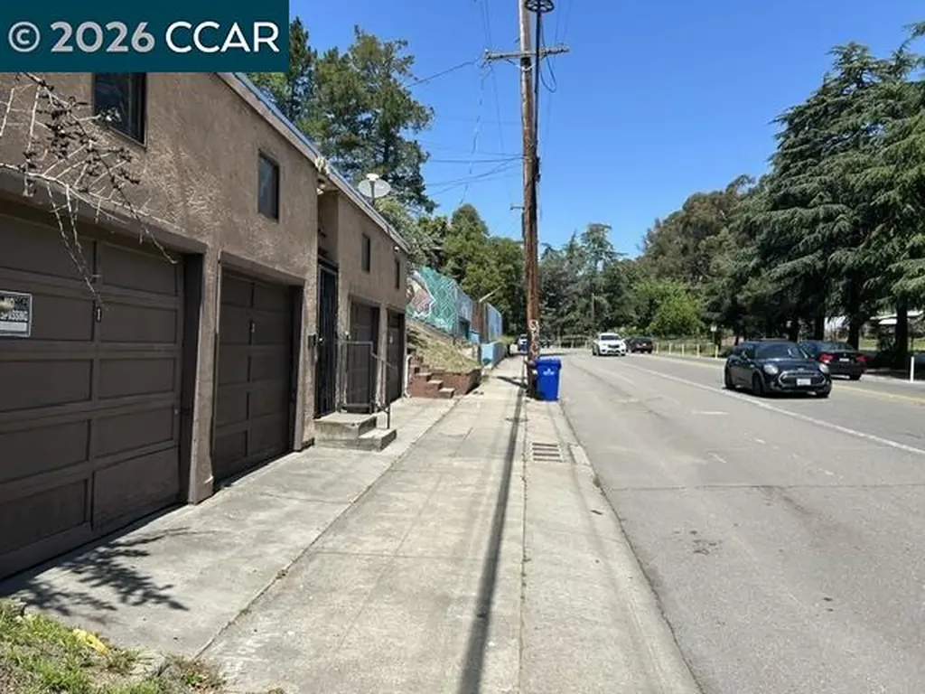 5229 Macarthur Boulevard Oakland CA 94619