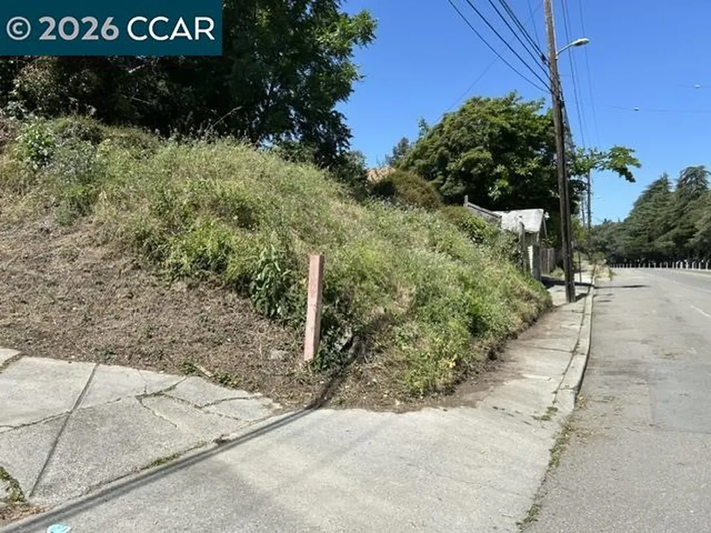 5229 Macarthur Boulevard Oakland CA 94619