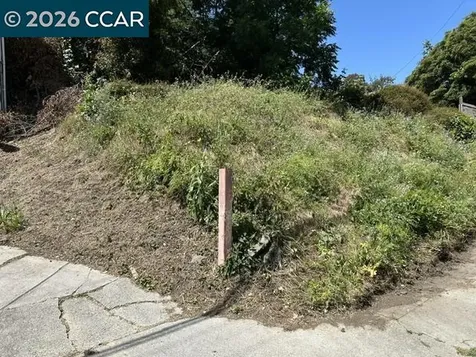 5229 Macarthur Boulevard Oakland CA 94619