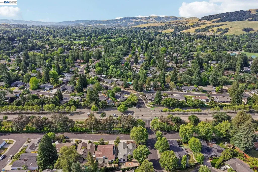 498 Freitas Road Danville CA 94526