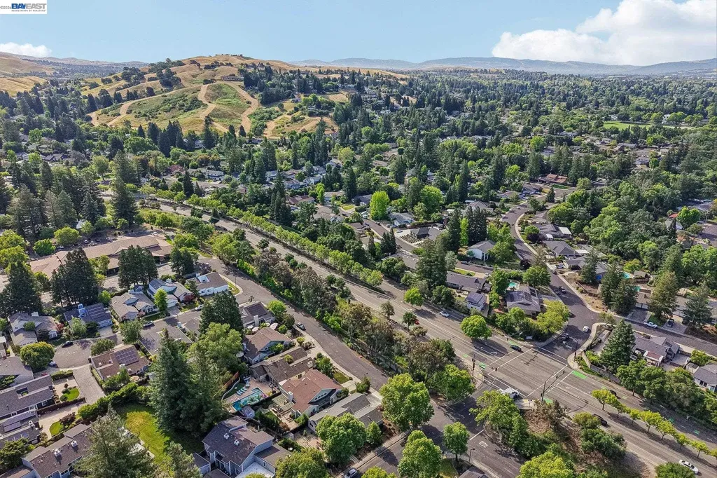 498 Freitas Road Danville CA 94526